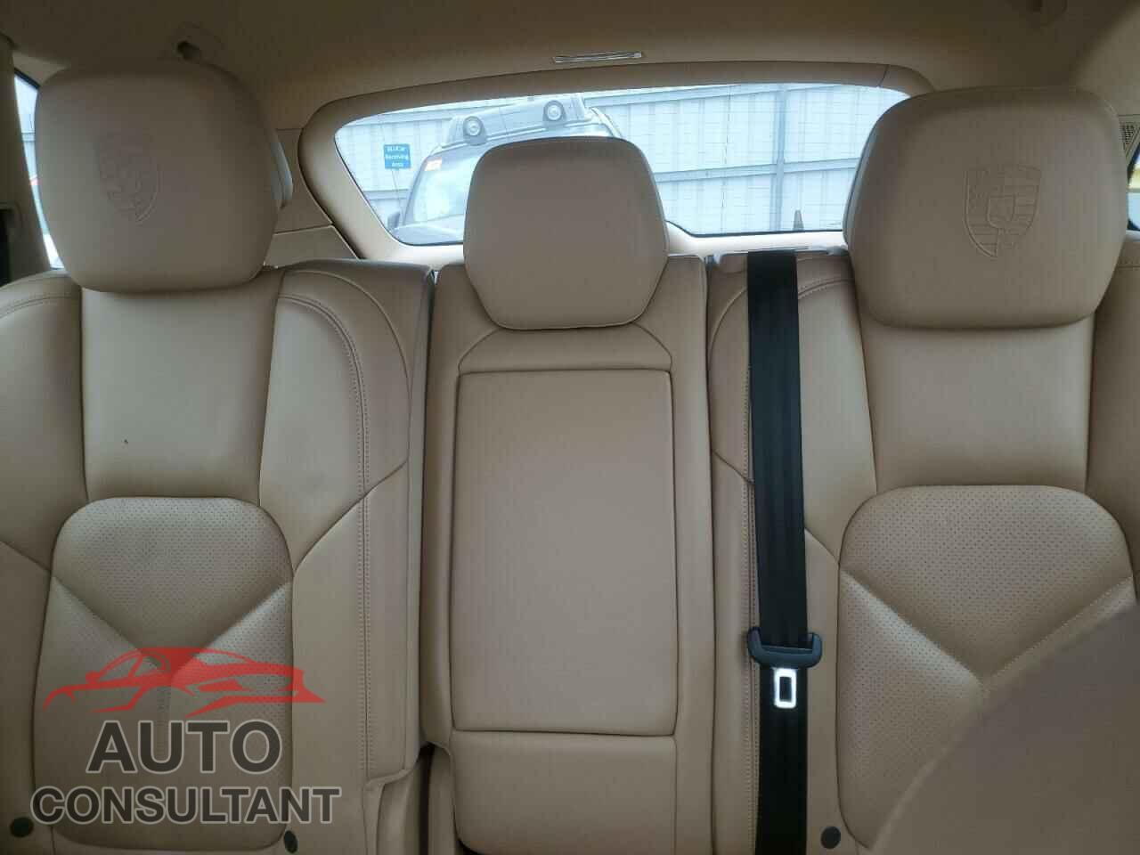 PORSCHE CAYENNE 2017 - WP1AA2A29HKA85075