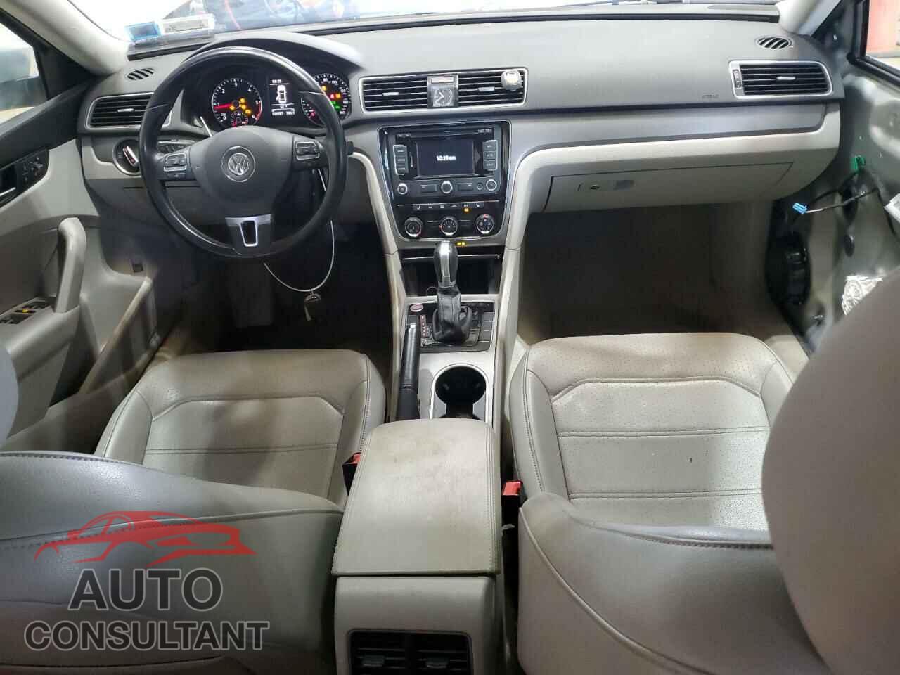VOLKSWAGEN PASSAT 2015 - 1VWBV7A31FC044220