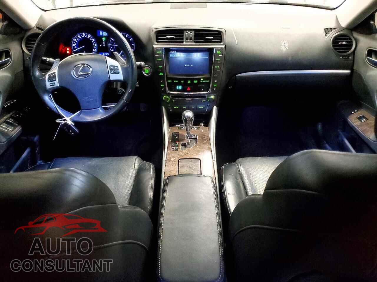 LEXUS IS 2011 - JTHCE5C23B5001656