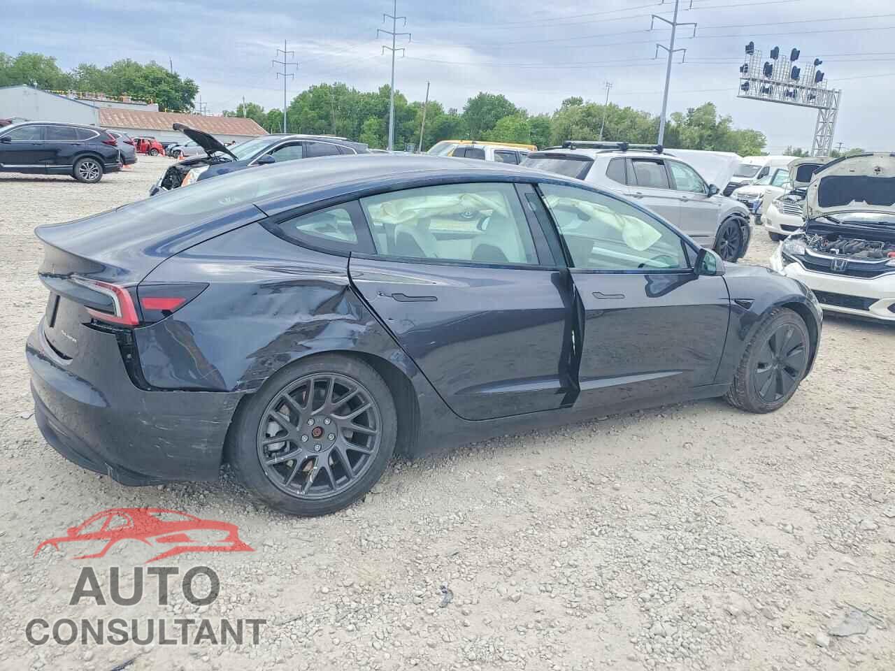 TESLA MODEL 3 2025 - 5YJ3E1EB8SF913611