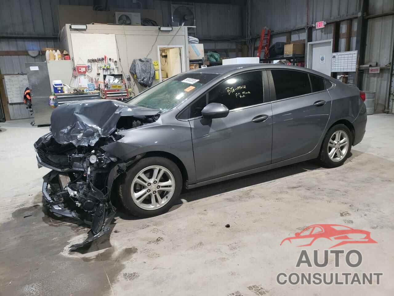 CHEVROLET CRUZE 2018 - 1G1BE5SM1J7234737