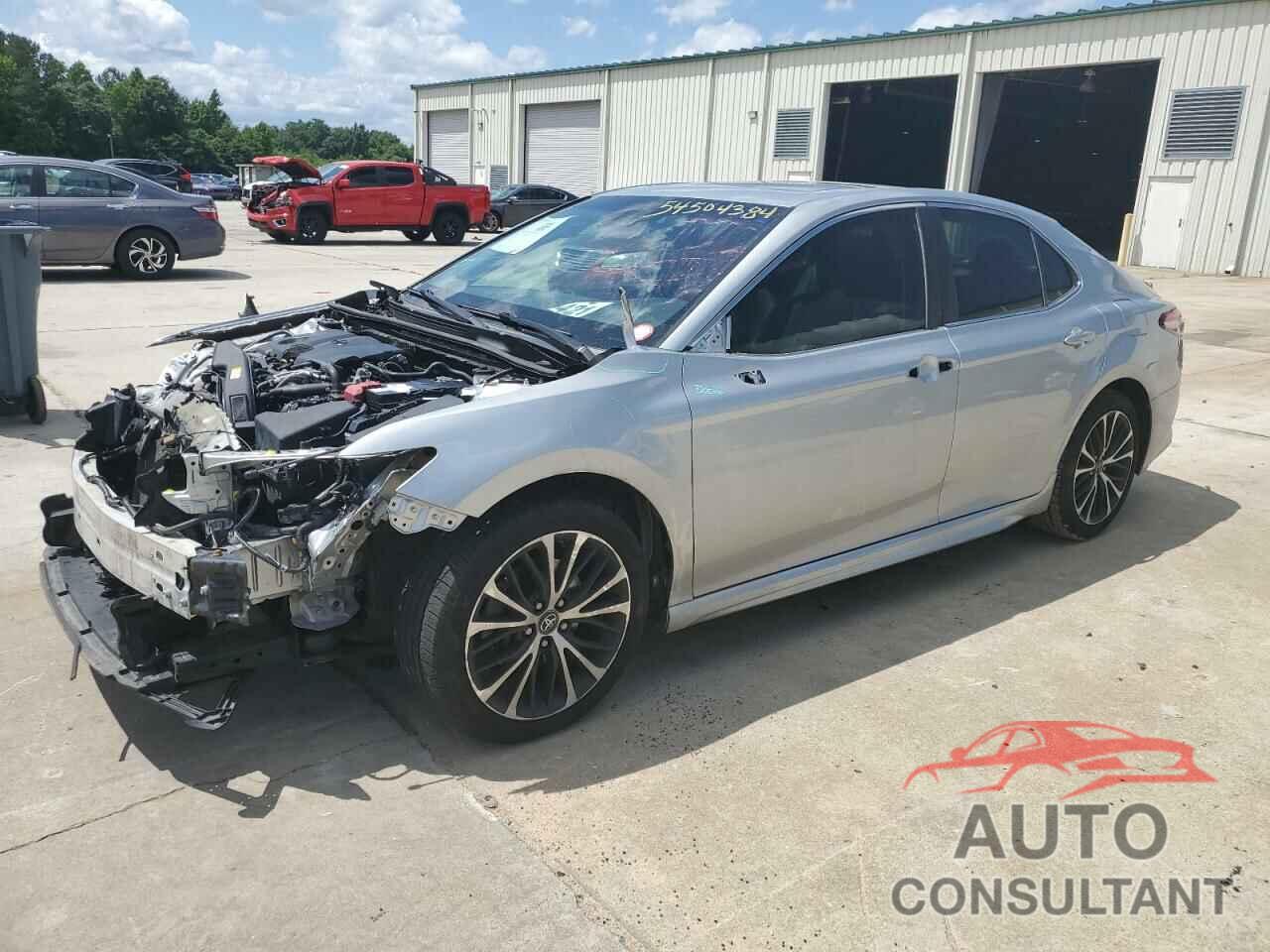 TOYOTA CAMRY 2018 - 4T1B11HK2JU097581