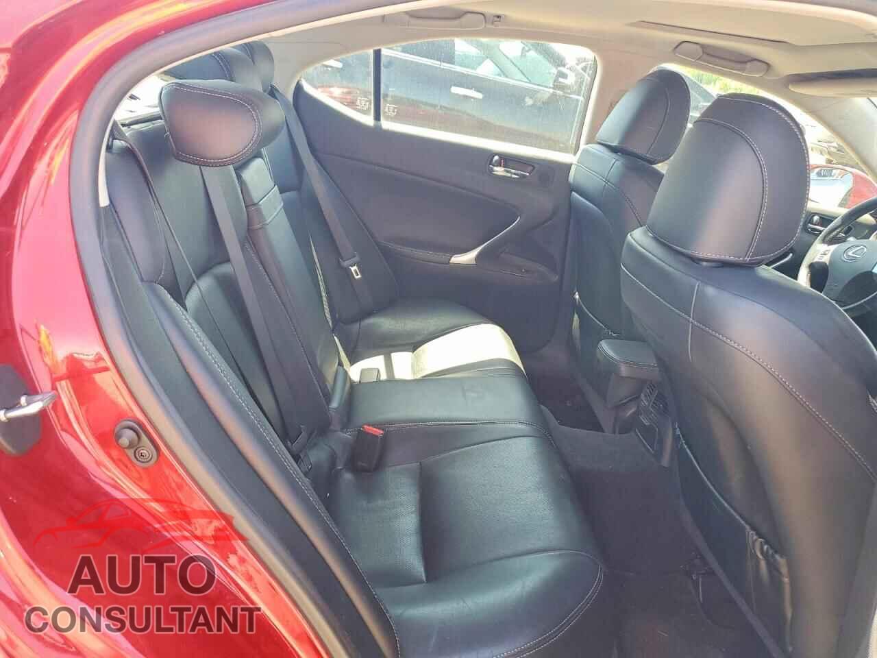 LEXUS IS 2011 - JTHCF5C24B5045453