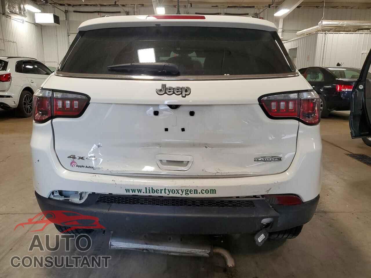 JEEP COMPASS 2019 - 3C4NJDBB0KT678357
