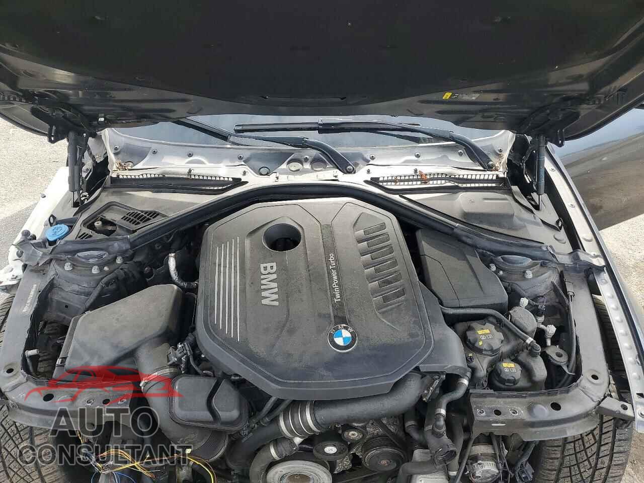 BMW 3 SERIES 2017 - WBA8B7G52HNU37467