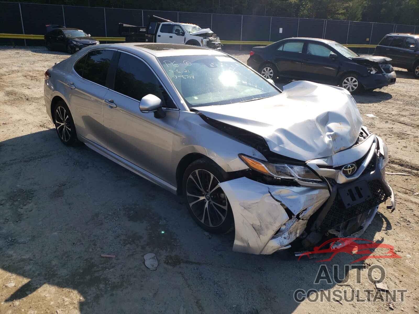 TOYOTA CAMRY 2018 - 4T1B11HK2JU576714