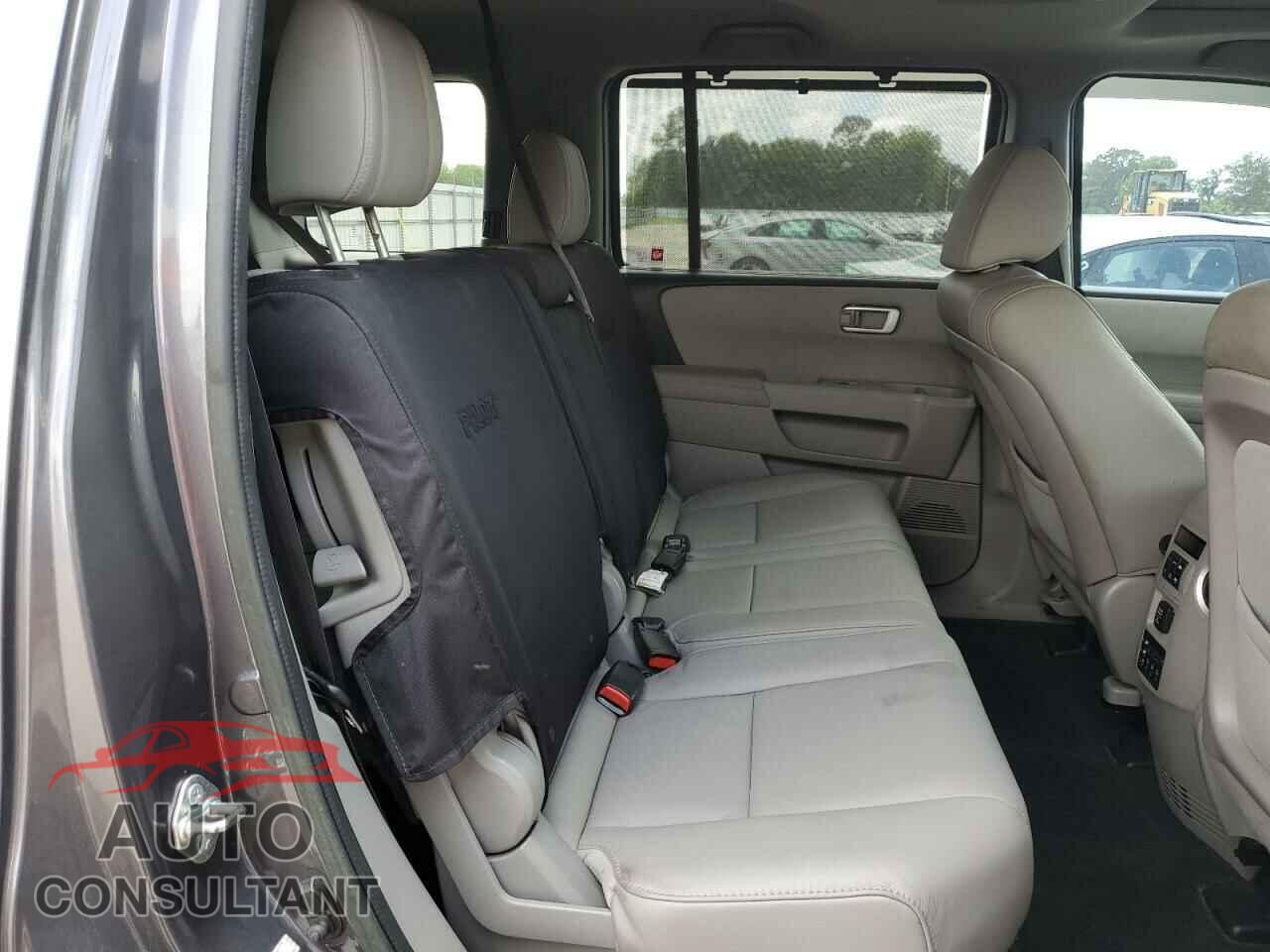 HONDA PILOT 2015 - 5FNYF3H92FB034022