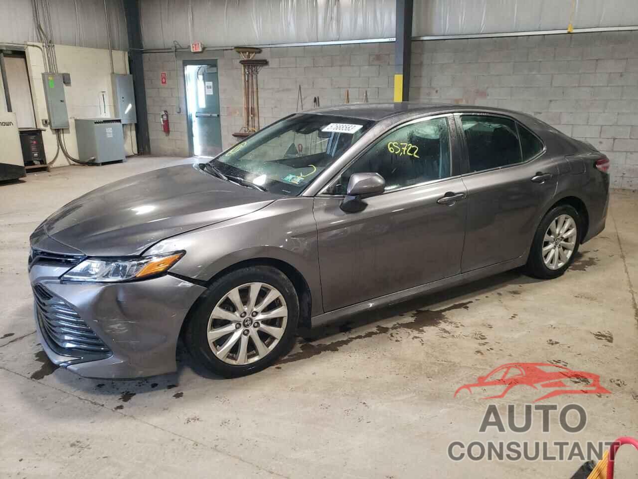 TOYOTA CAMRY 2018 - 4T1B11HK0JU001947