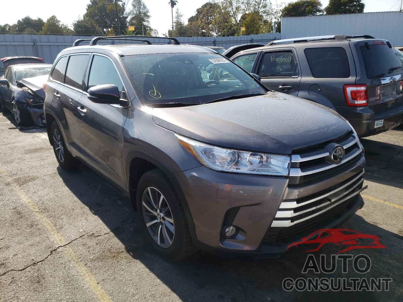 TOYOTA HIGHLANDER 2018 - 5TDJZRFH2JS524342