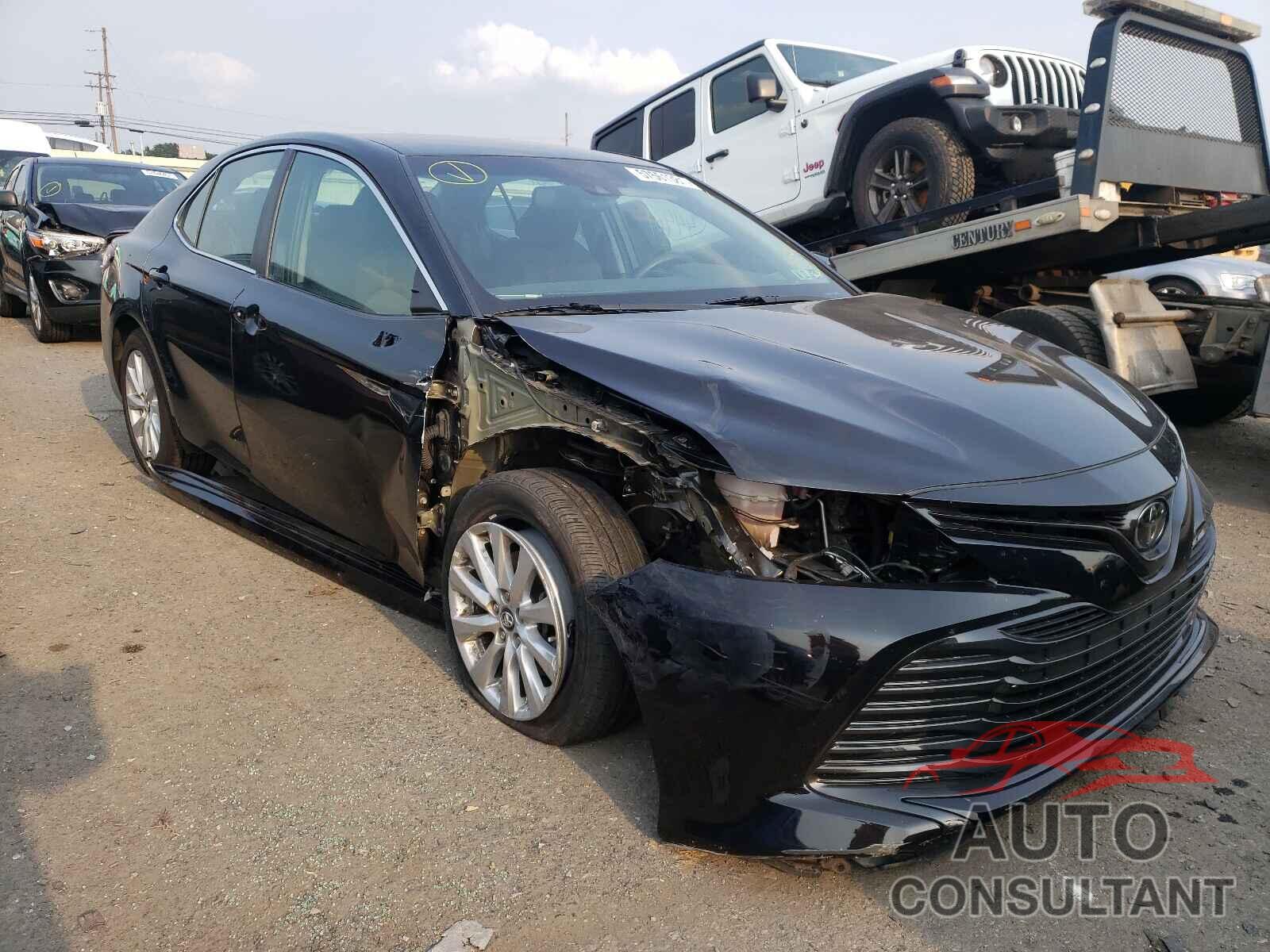 TOYOTA CAMRY 2018 - 4T1B11HK8JU623602