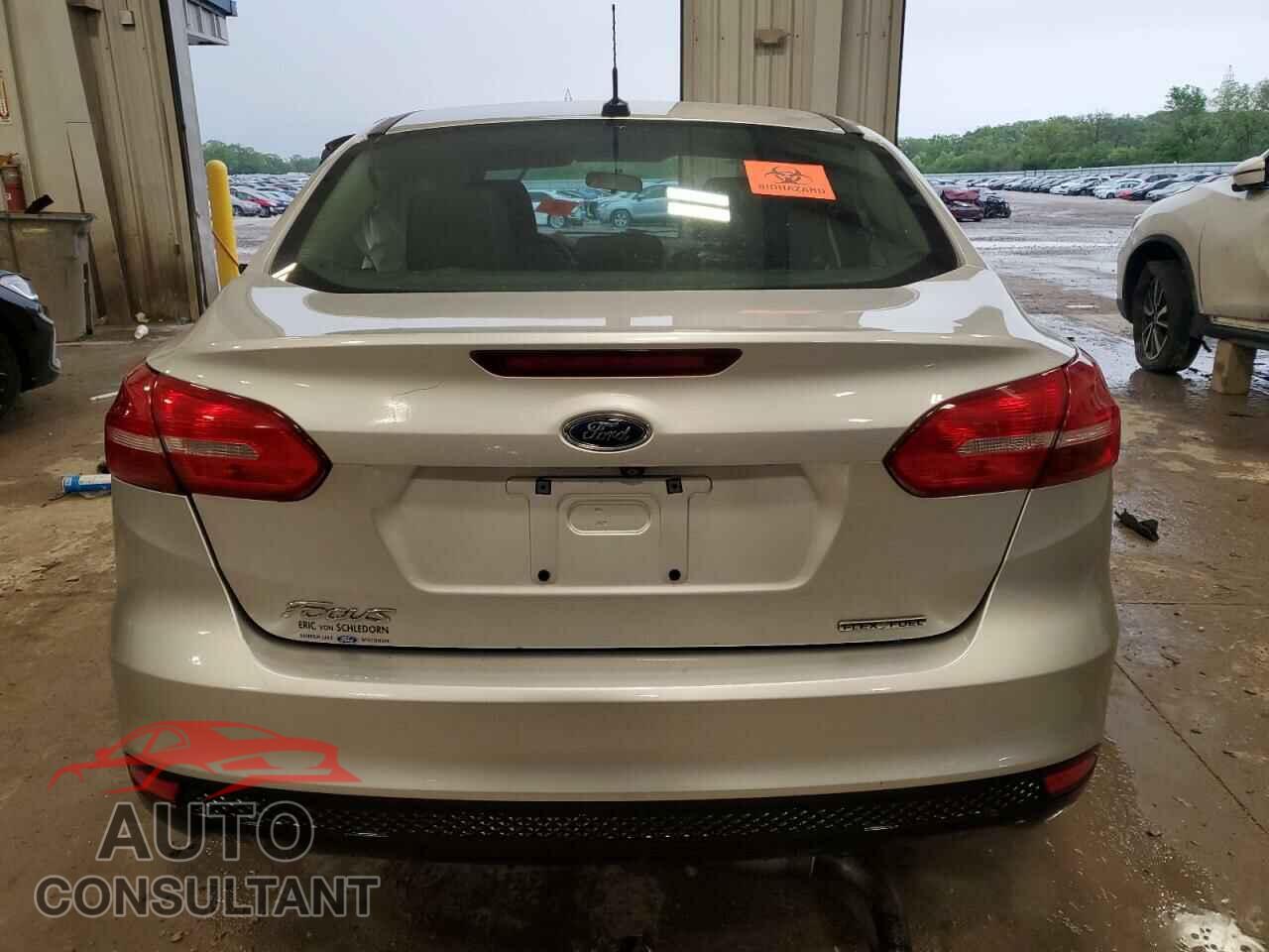 FORD FOCUS 2016 - 1FADP3E29GL224553