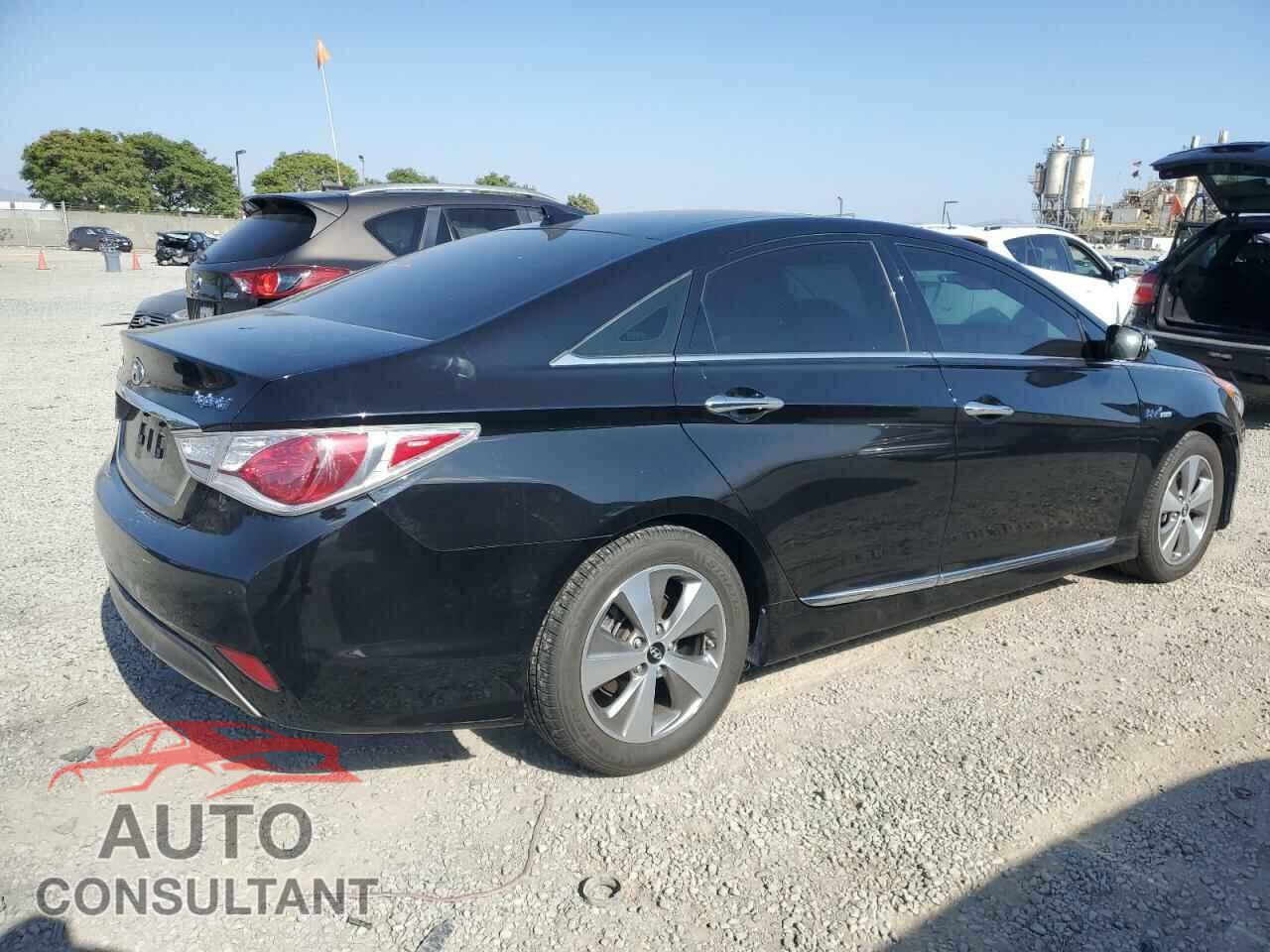HYUNDAI SONATA 2012 - KMHEC4A47CA041631