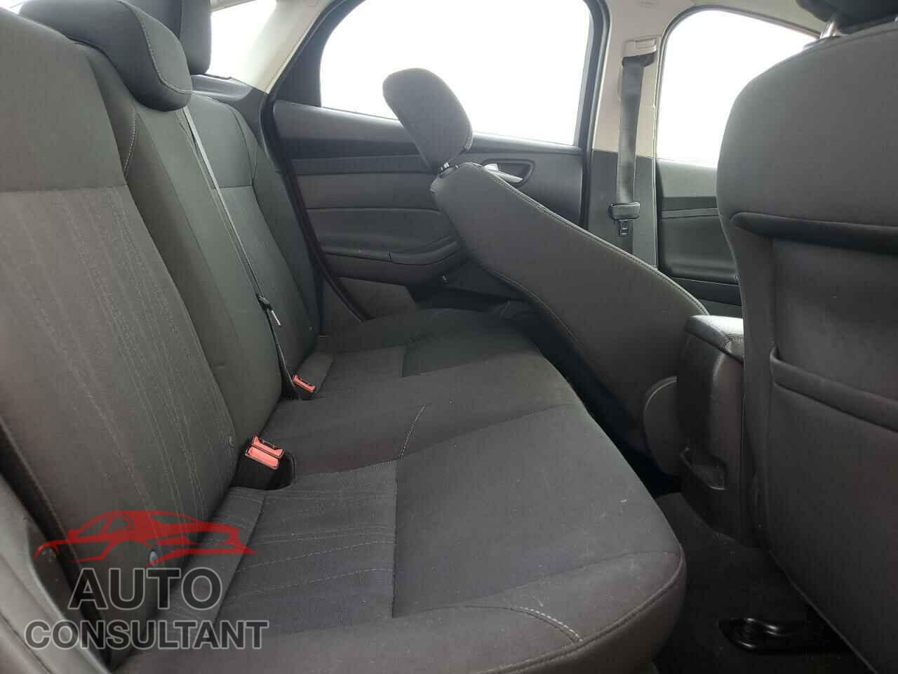 FORD FOCUS 2015 - 1FADP3FE4FL367689