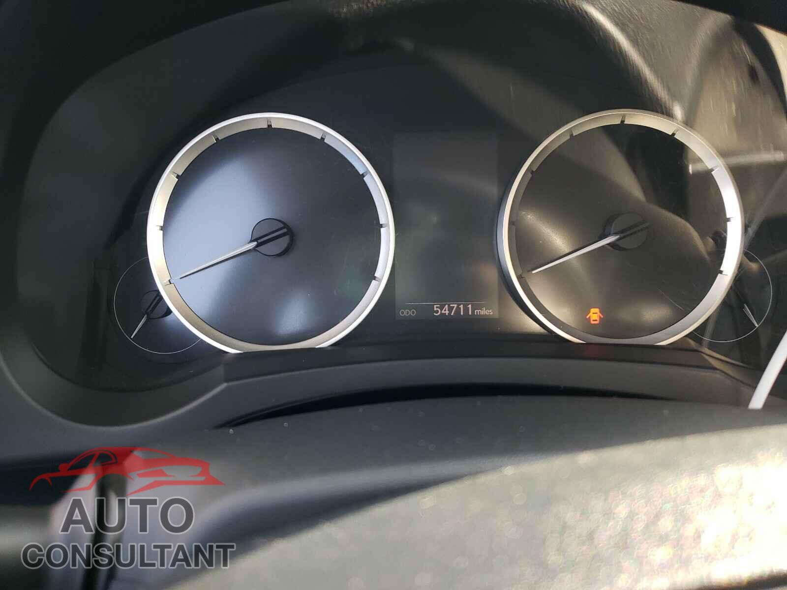 LEXUS IS 2016 - JTHBA1D26G5009188