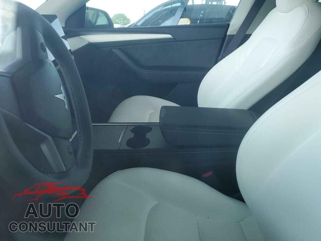 TESLA MODEL Y 2024 - 7SAYGDED3RF044335