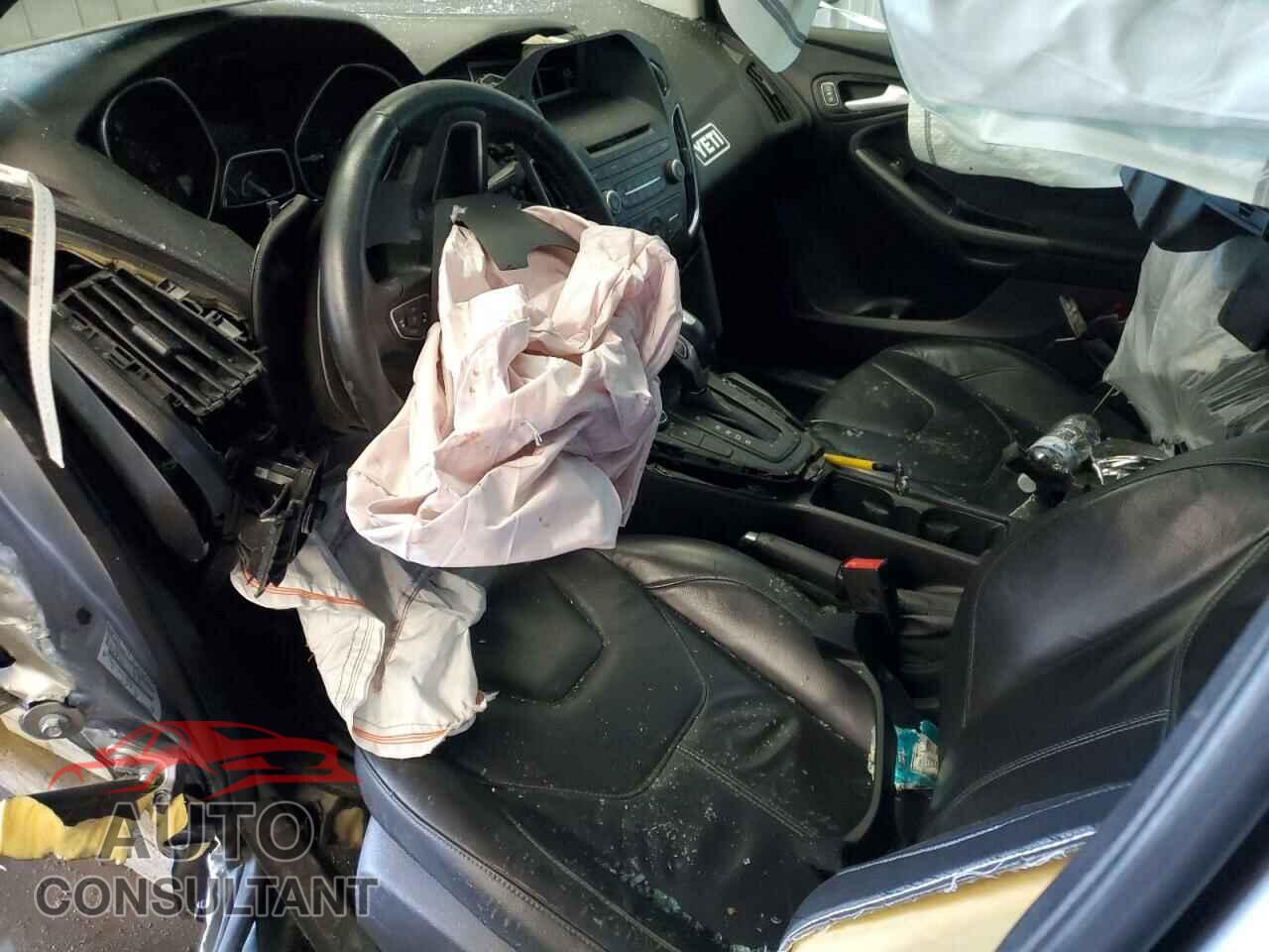 FORD FOCUS 2015 - 1FADP3F23FL260641