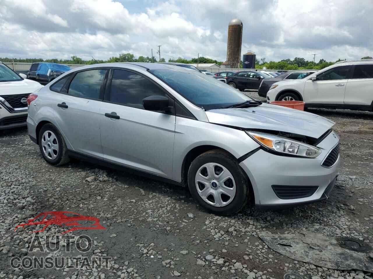 FORD FOCUS 2018 - 1FADP3E2XJL275213