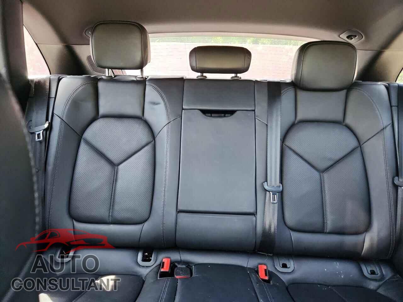 PORSCHE MACAN 2017 - WP1AA2A52HLB08412