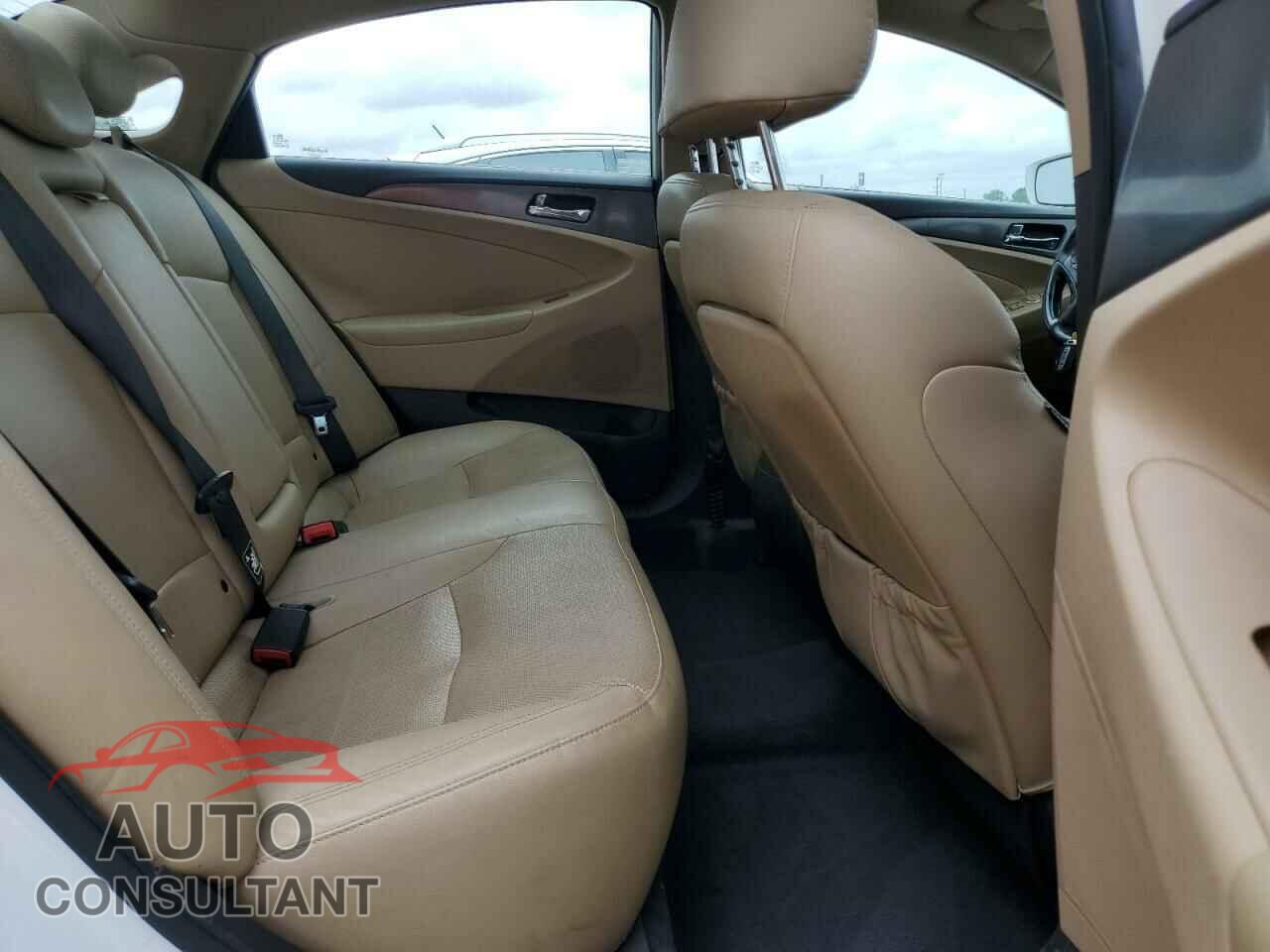 HYUNDAI SONATA 2015 - KMHEC4A43FA124087