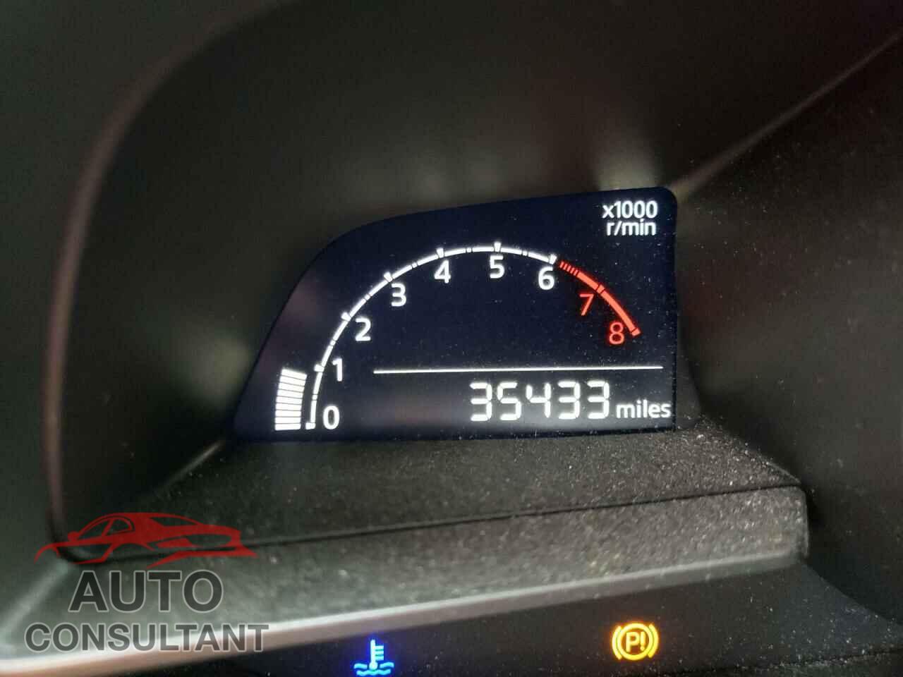 MAZDA 3 2018 - 3MZBN1L39JM200053