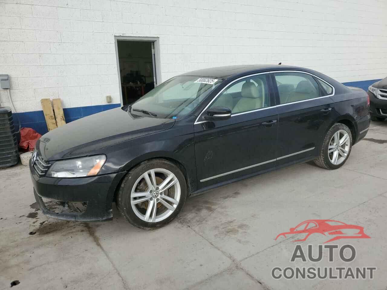 VOLKSWAGEN PASSAT 2015 - 1VWCV7A33FC120699