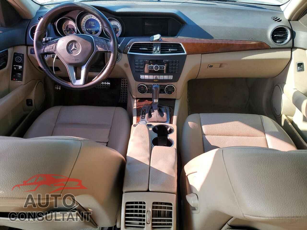 MERCEDES-BENZ C-CLASS 2013 - WDDGF8AB5DR243239