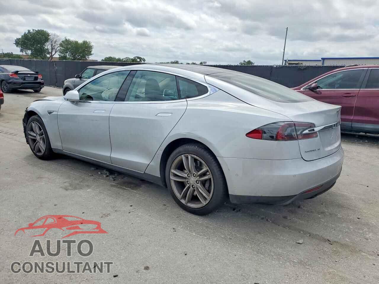 TESLA MODEL S 2015 - 5YJSA1E15FF114891