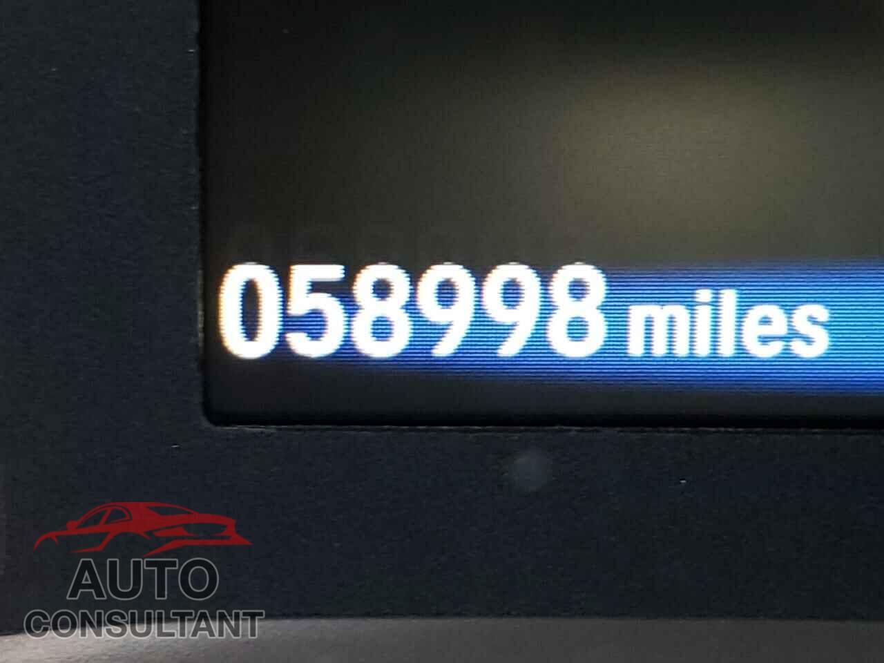 HONDA PILOT 2018 - 5FNYF6H97JB063560