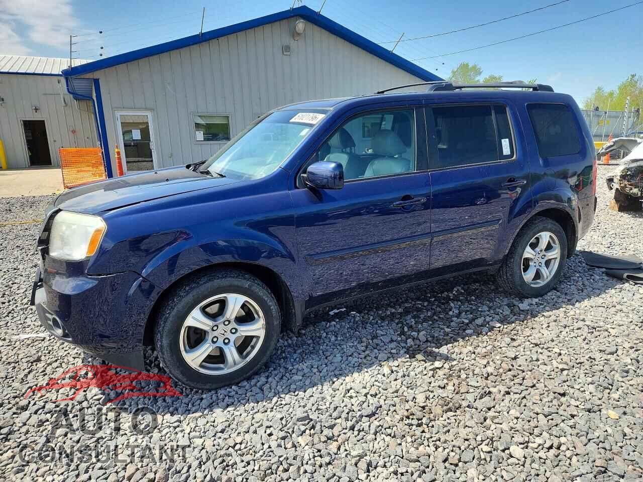 HONDA PILOT 2015 - 5FNYF4H53FB044108