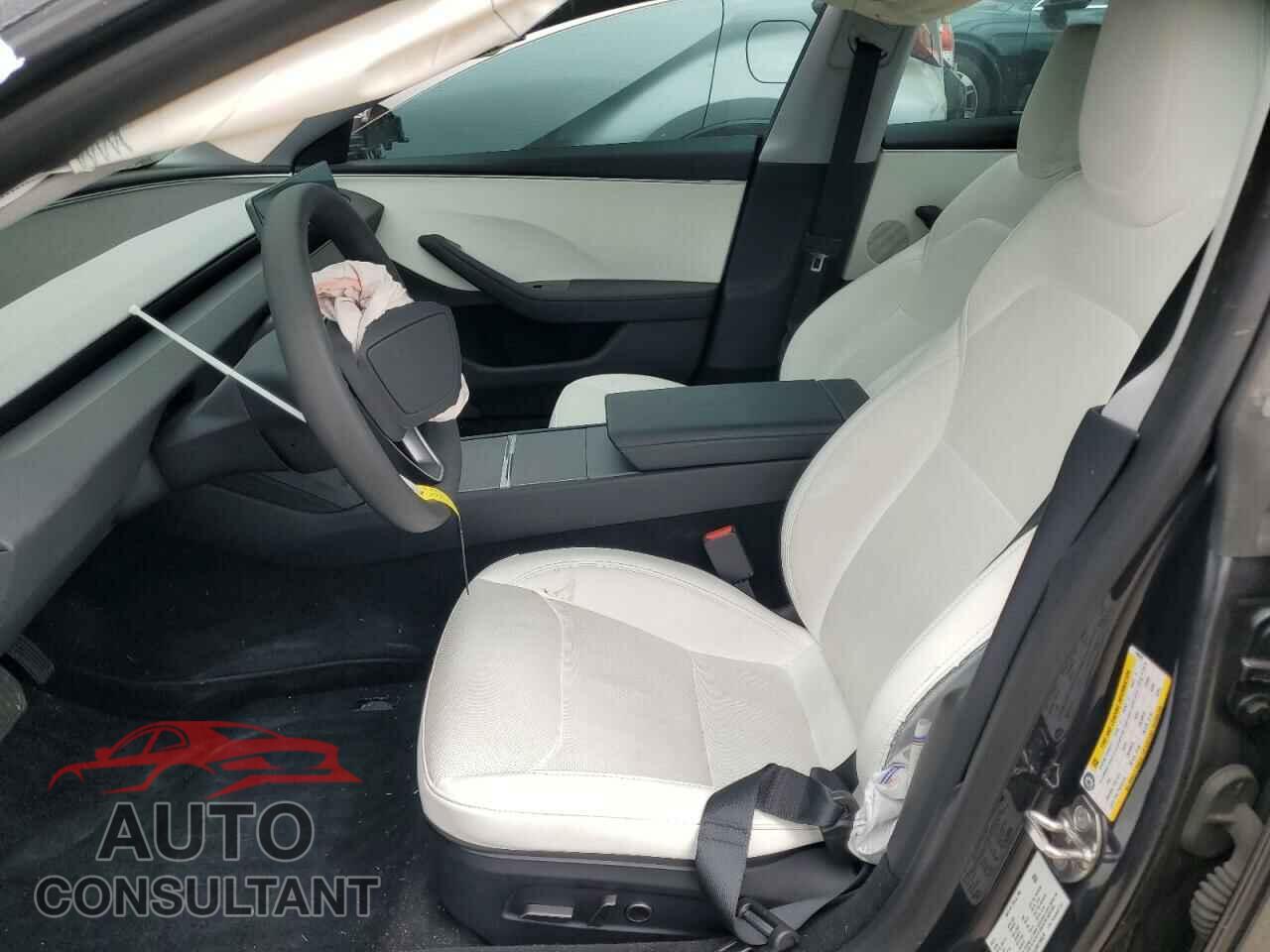 TESLA MODEL 3 2024 - 5YJ3E1EA3RF798529
