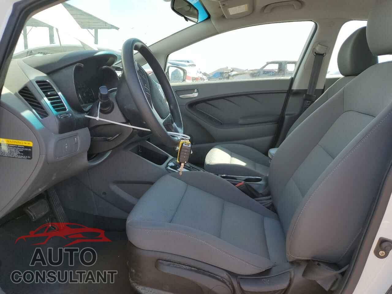 KIA FORTE 2017 - 3KPFK4A76HE069754