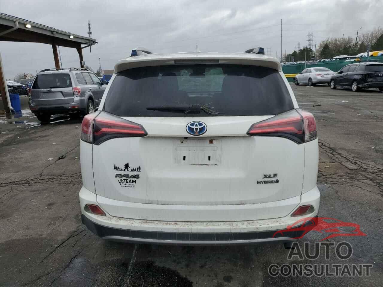 TOYOTA RAV4 2017 - JTMRJREV6HD144069