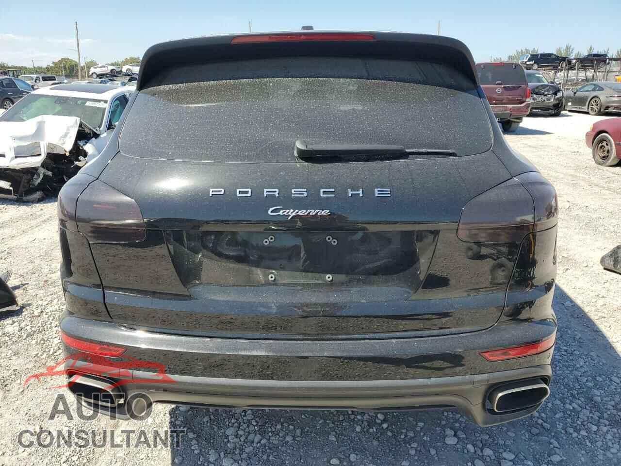 PORSCHE CAYENNE 2018 - WP1AA2A23JKA00043