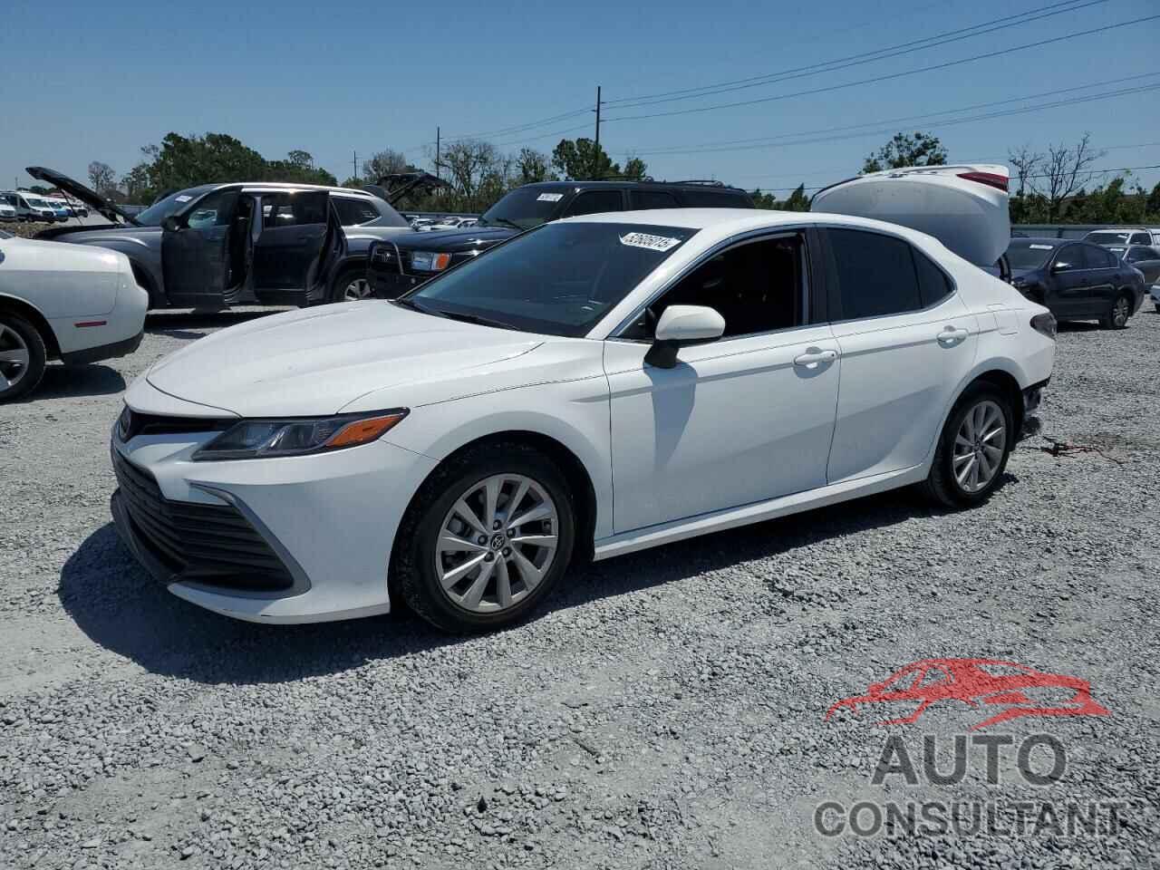 TOYOTA CAMRY 2022 - 4T1C11AK0NU647476