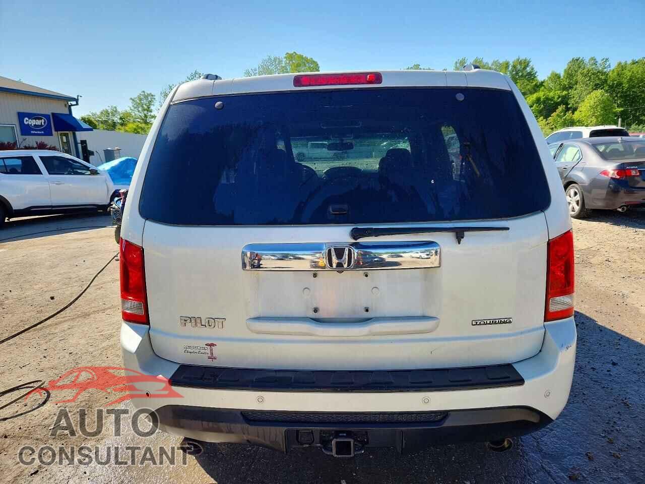 HONDA PILOT 2015 - 5FNYF3H95FB017568