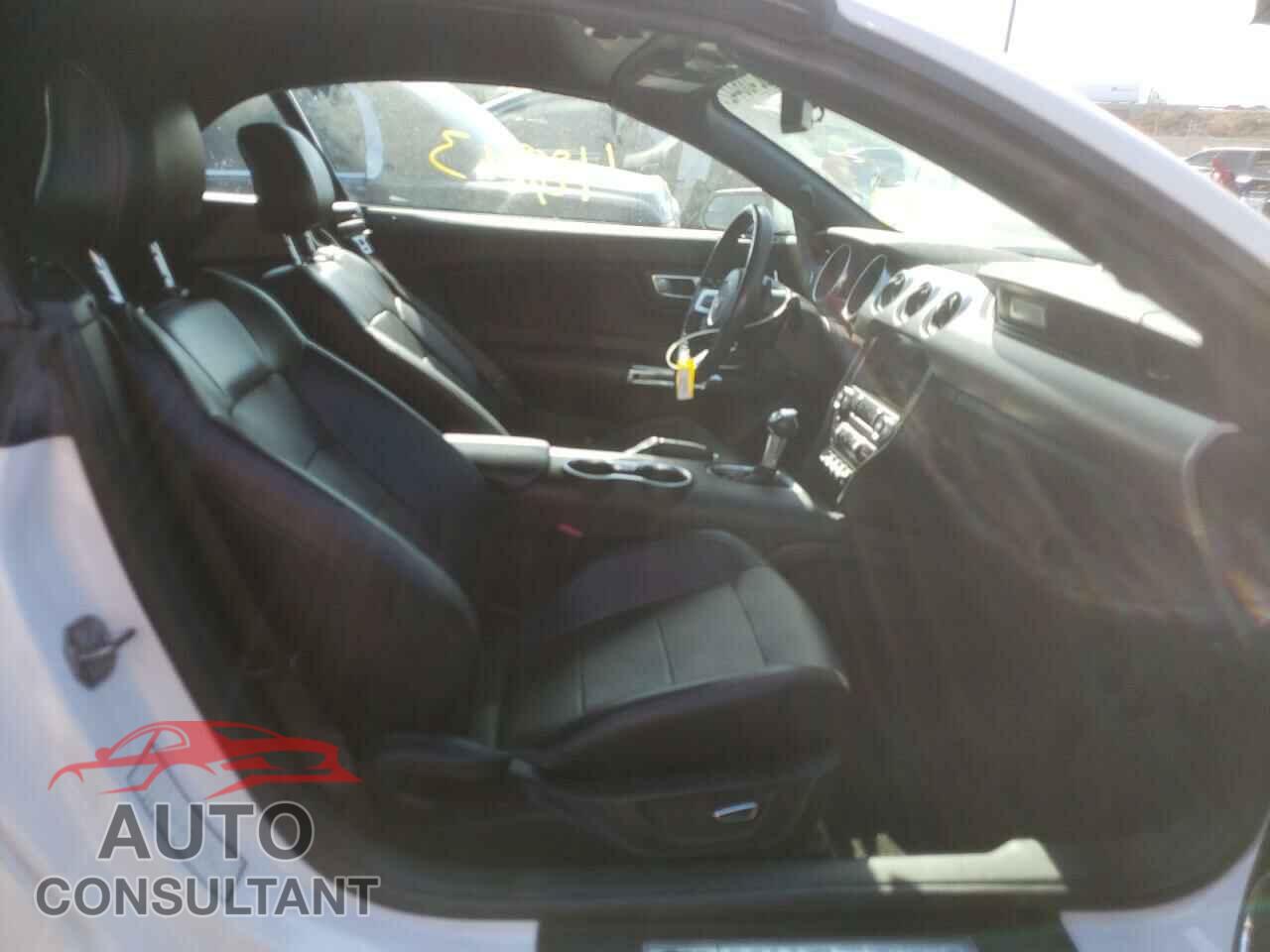 FORD MUSTANG 2019 - 1FATP8UH8K5138906