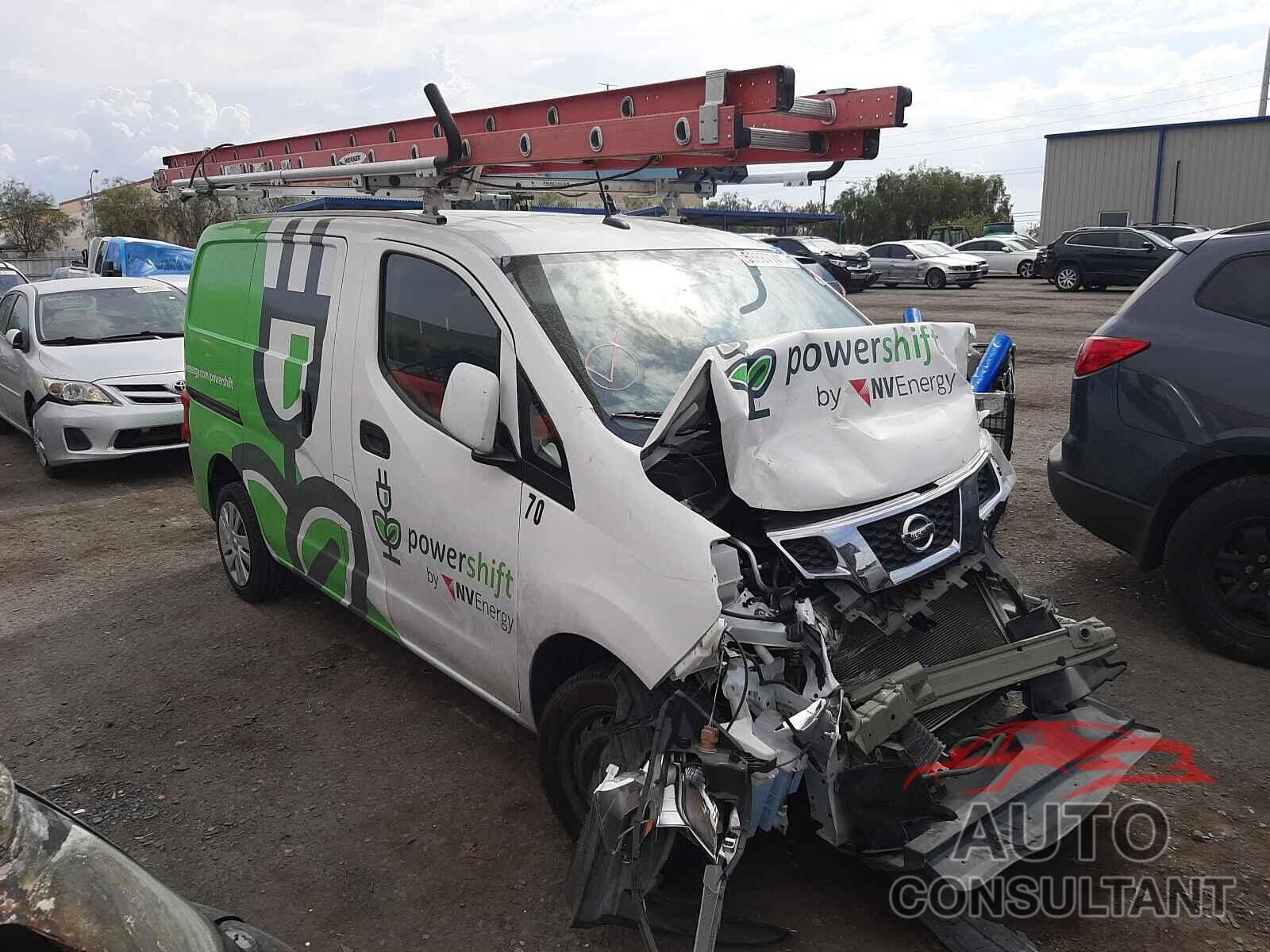 NISSAN NV 2018 - 3N6CM0KN2JK693574