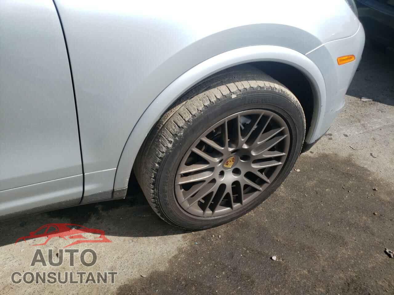 PORSCHE CAYENNE 2017 - WP1AA2A22HKA88318