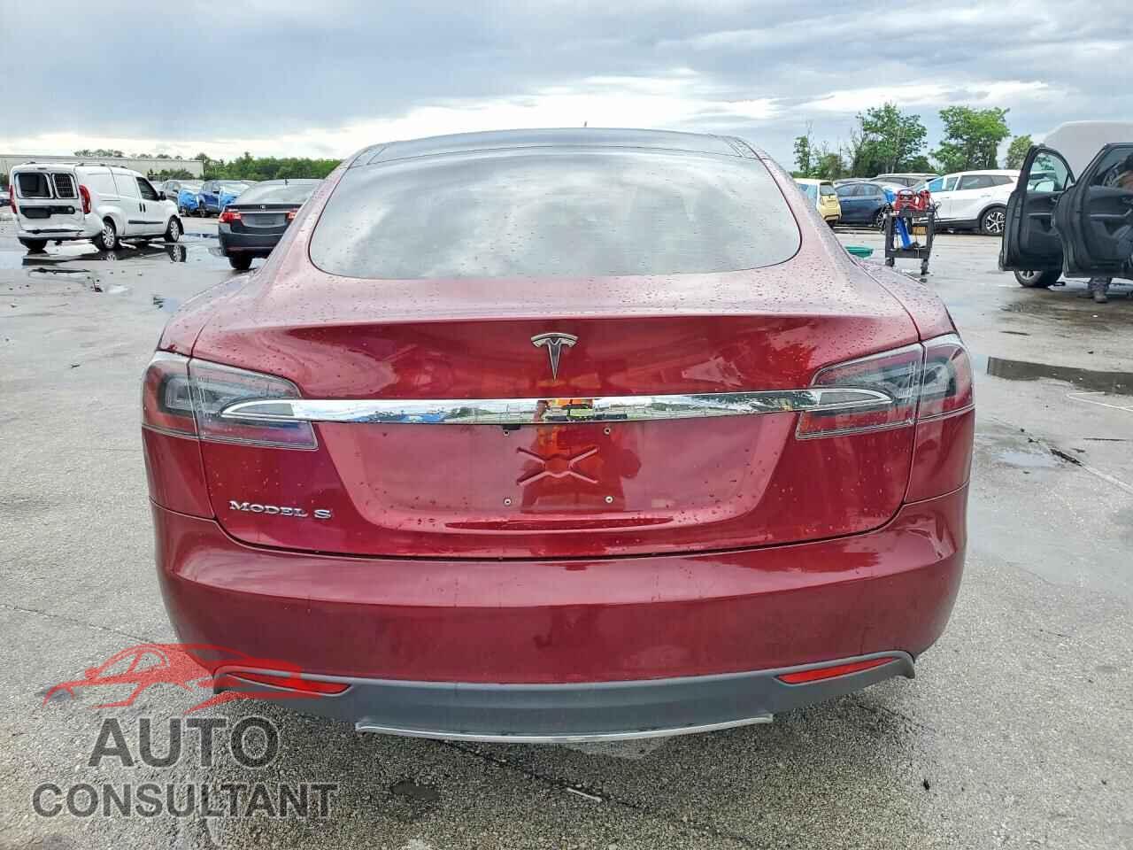 TESLA MODEL S 2012 - 5YJSA1DP7CFS00687