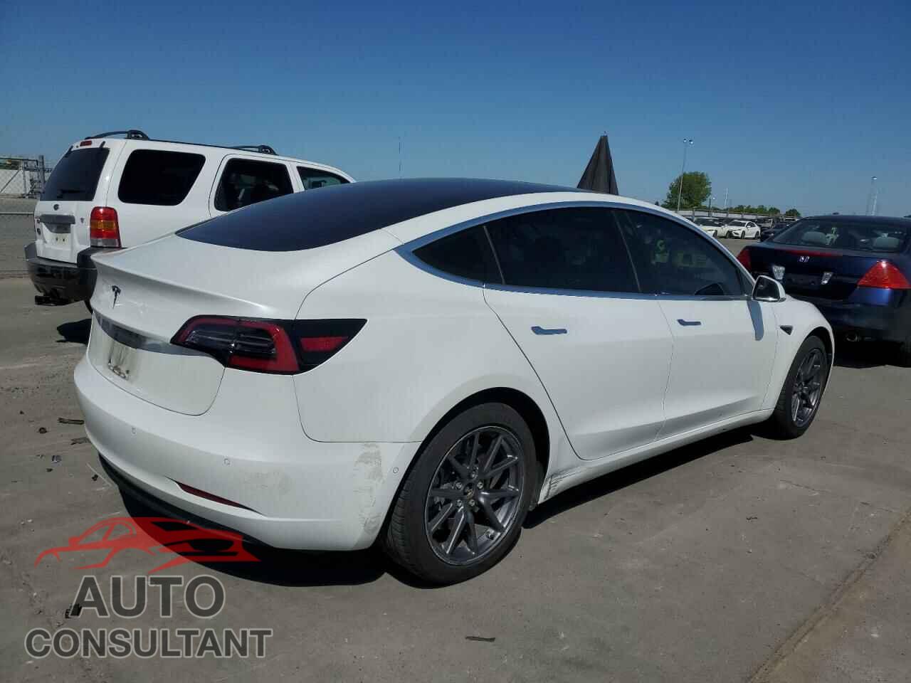 TESLA MODEL 3 2018 - 5YJ3E1EA3JF168661