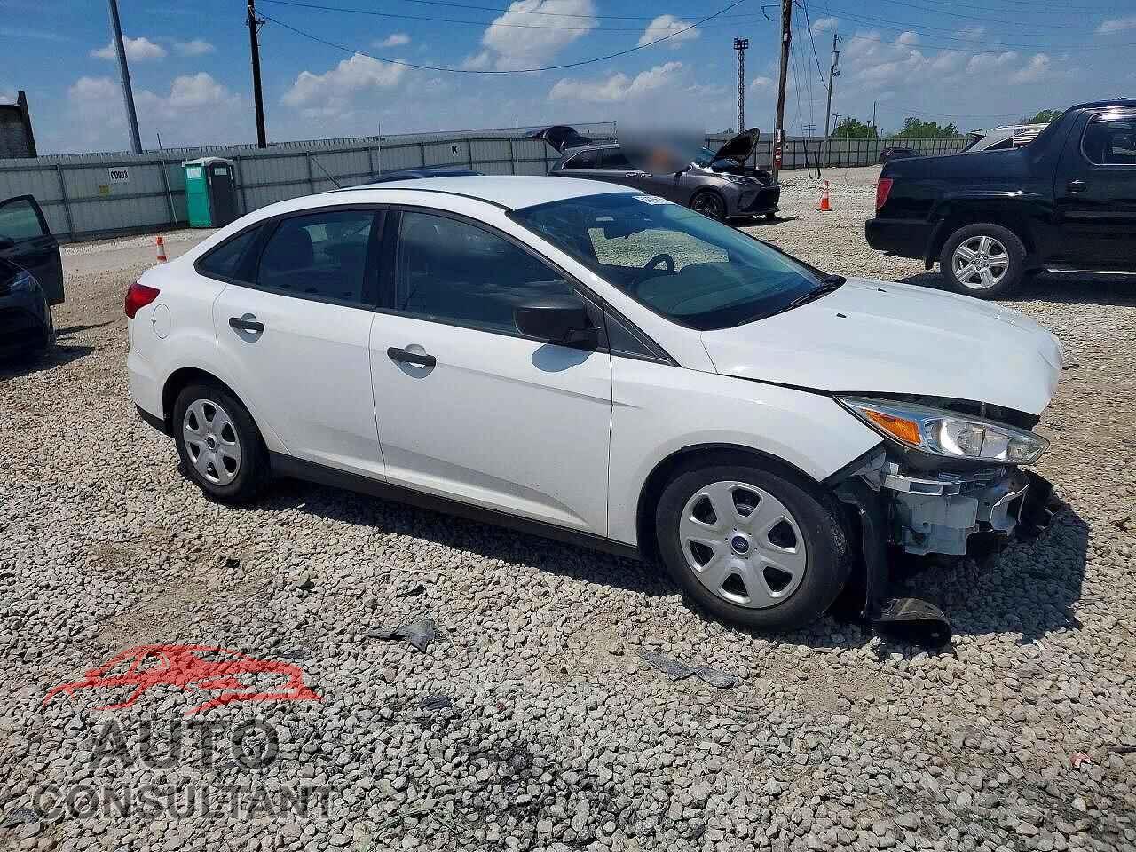 FORD FOCUS 2017 - 1FADP3E26HL340391