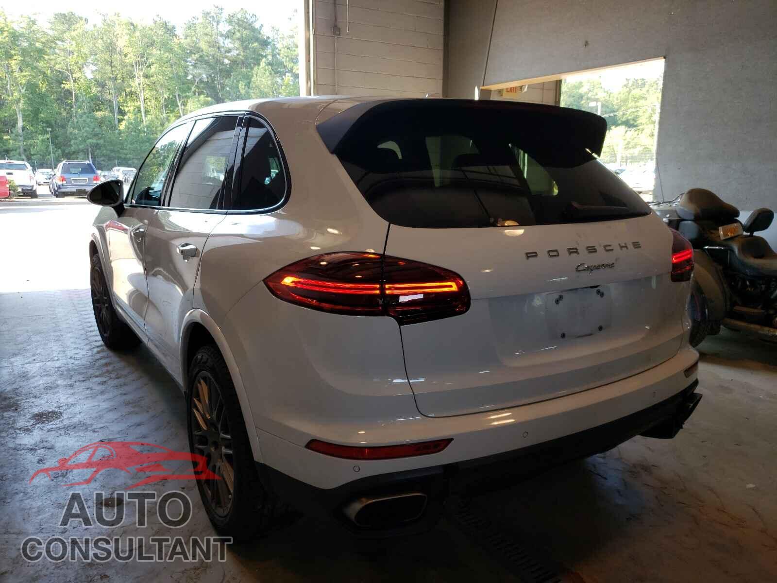 PORSCHE CAYENNE 2018 - WP1AA2A20JKA02249