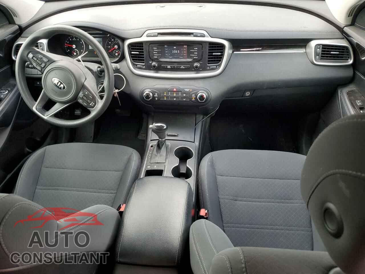 KIA SORENTO 2017 - 5XYPGDA59HG324016