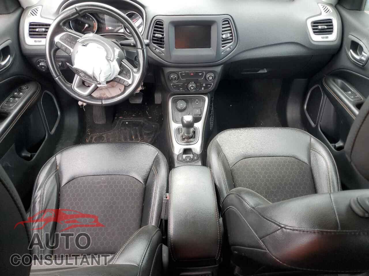 JEEP COMPASS 2020 - 3C4NJDBB8LT135565