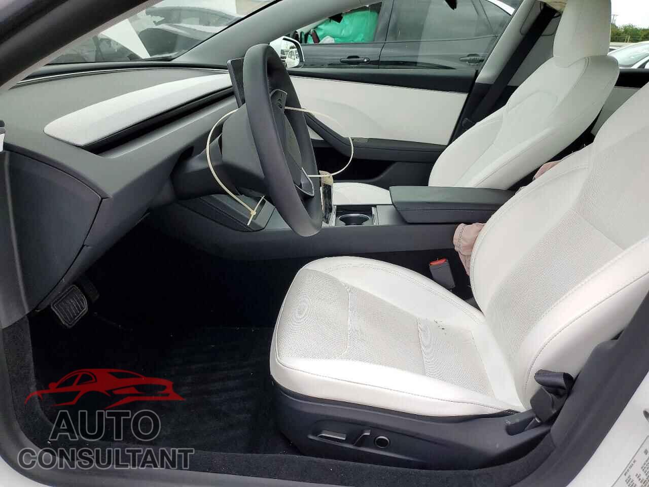 TESLA MODEL 3 2024 - 5YJ3E1EA3RF832520