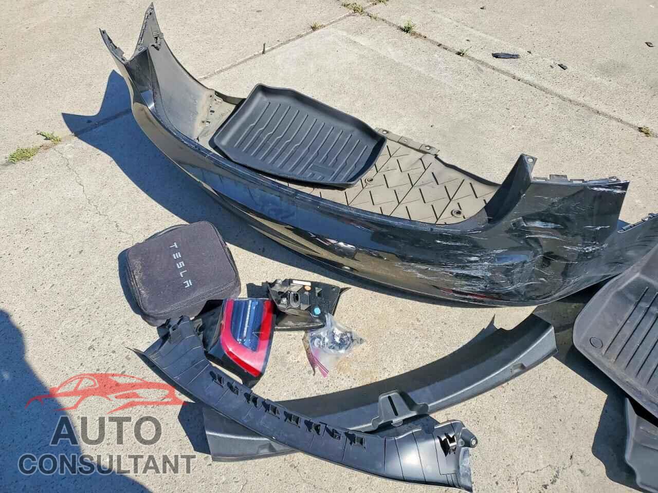 TESLA MODEL 3 2018 - 5YJ3E1EA8JF172768
