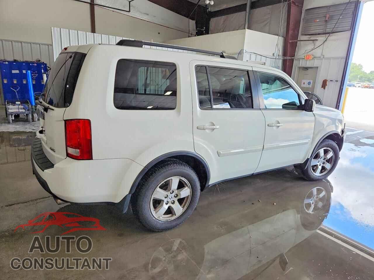 HONDA PILOT 2011 - 5FNYF4H49BB082802