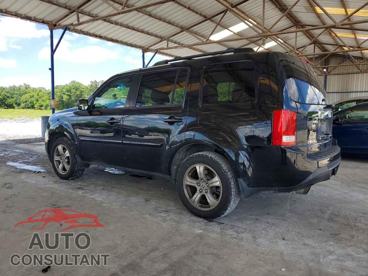 HONDA PILOT 2015 - 5FNYF4H66FB027652