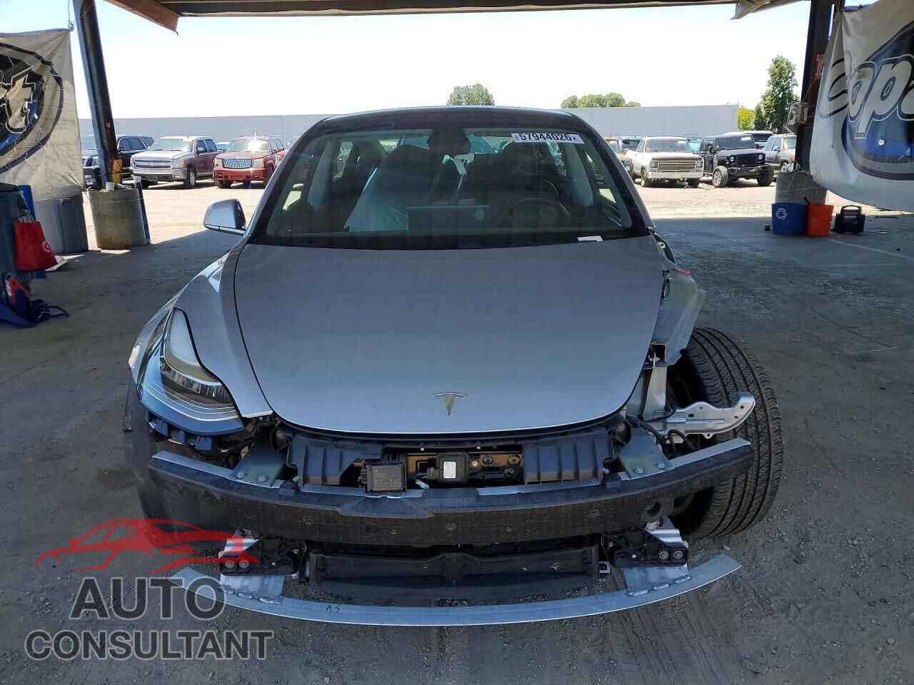 TESLA MODEL 3 2018 - 5YJ3E1EB7JF069253