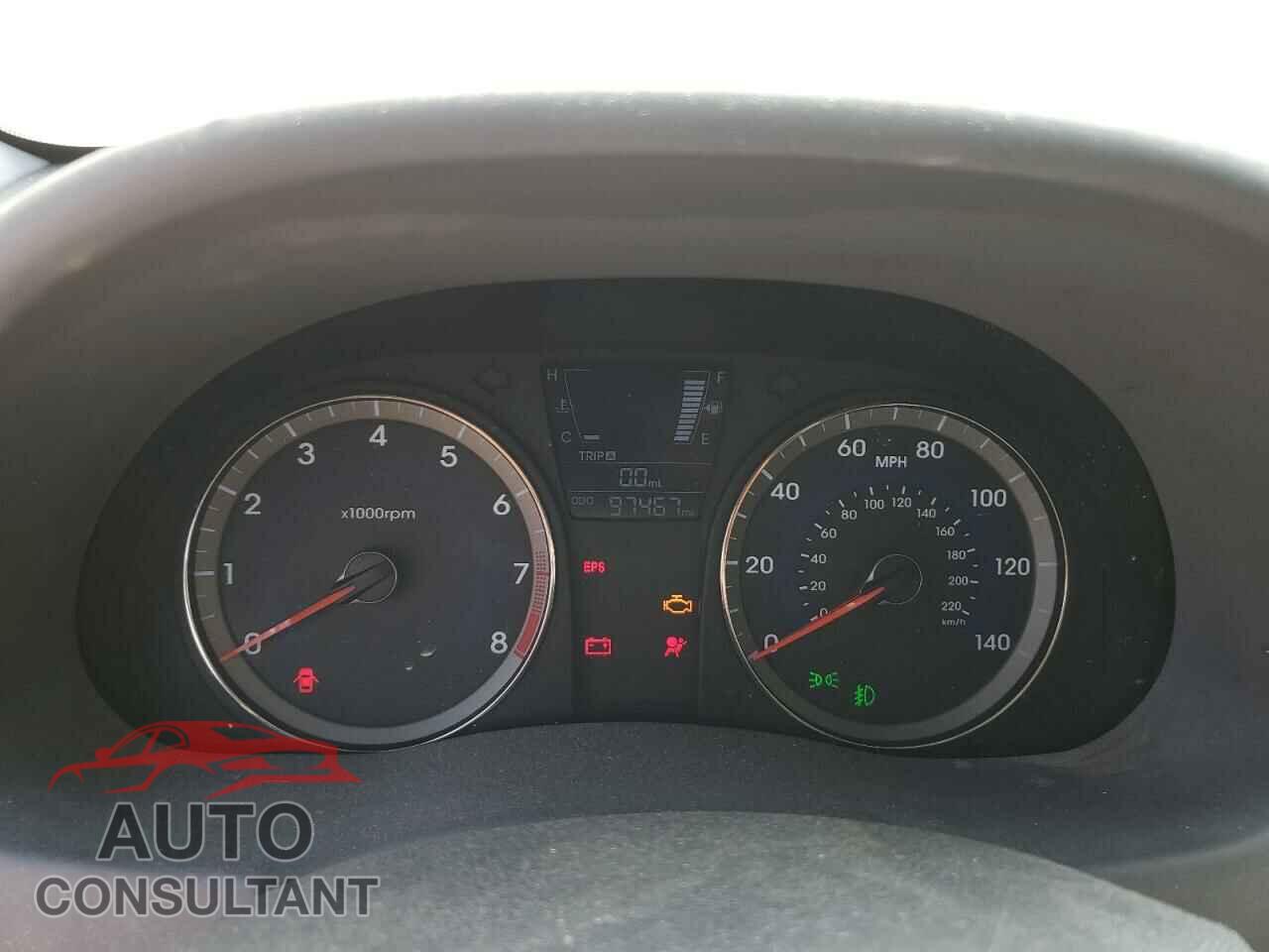 HYUNDAI ACCENT 2013 - KMHCU4AE2DU320367